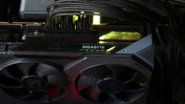 GIGABYTE Radeon RX 9070 XT GAMING OC 16G-2