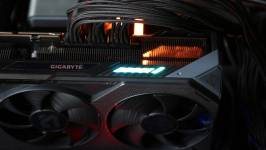 GIGABYTE Radeon RX 9070 XT GAMING OC 16G-2