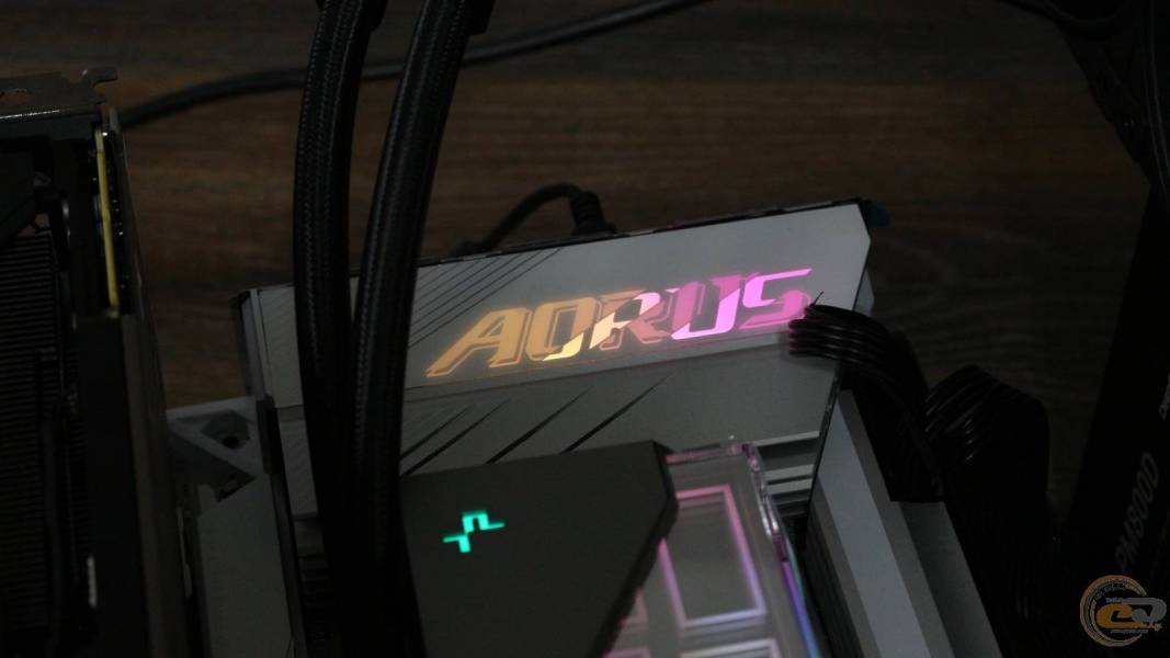 GIGABYTE X670E AORUS PRO X -1