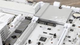 GIGABYTE X870 AORUS ELITE X3D ICE-4