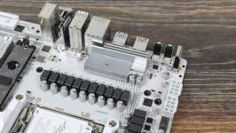 GIGABYTE X870 AORUS ELITE X3D ICE-4