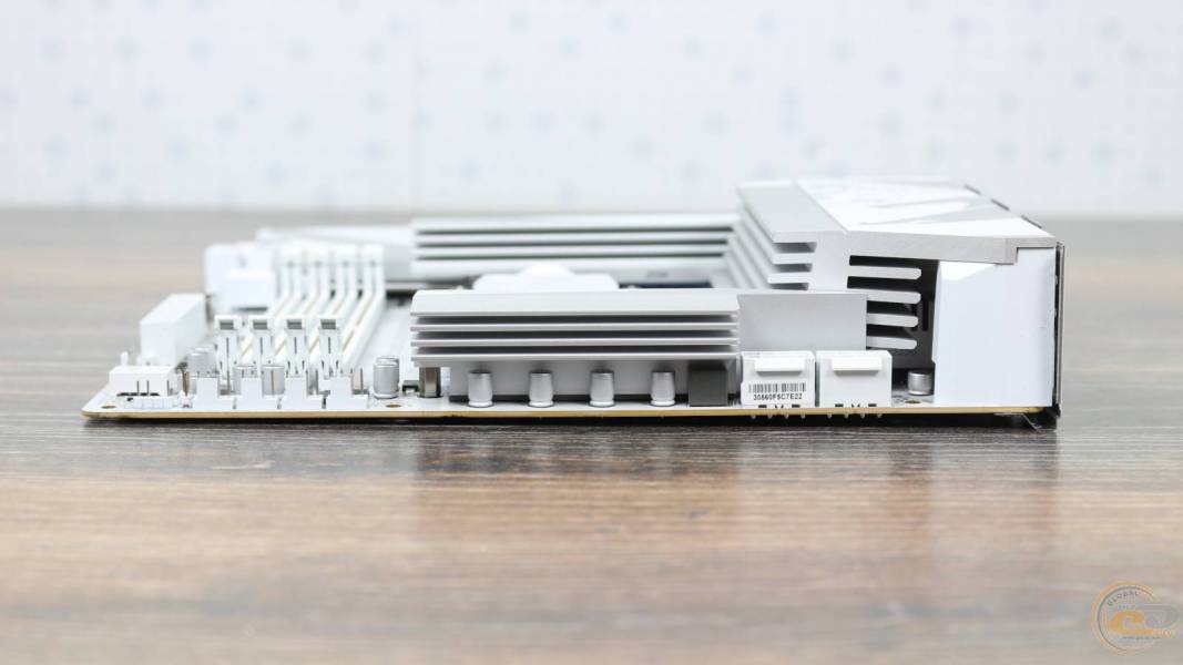 GIGABYTE X870 AORUS ELITE X3D ICE-4