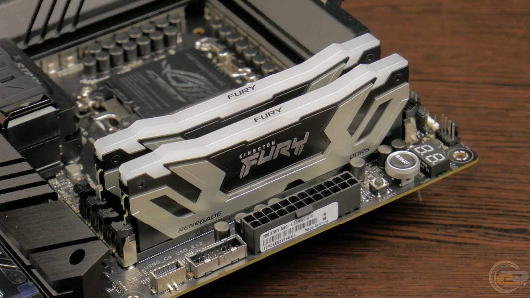 KINGSTON FURY RENEGADE DDR5 RGB 8400-7