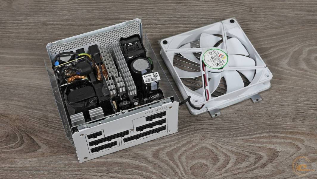 MONTECH TITAN PLA 1200W-3