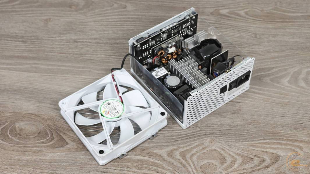 MONTECH TITAN PLA 1200W-3