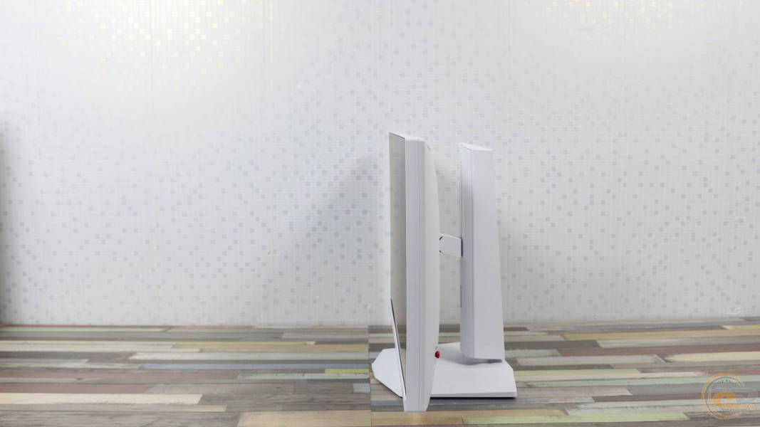 MSI MAG 274QRFW E20-5