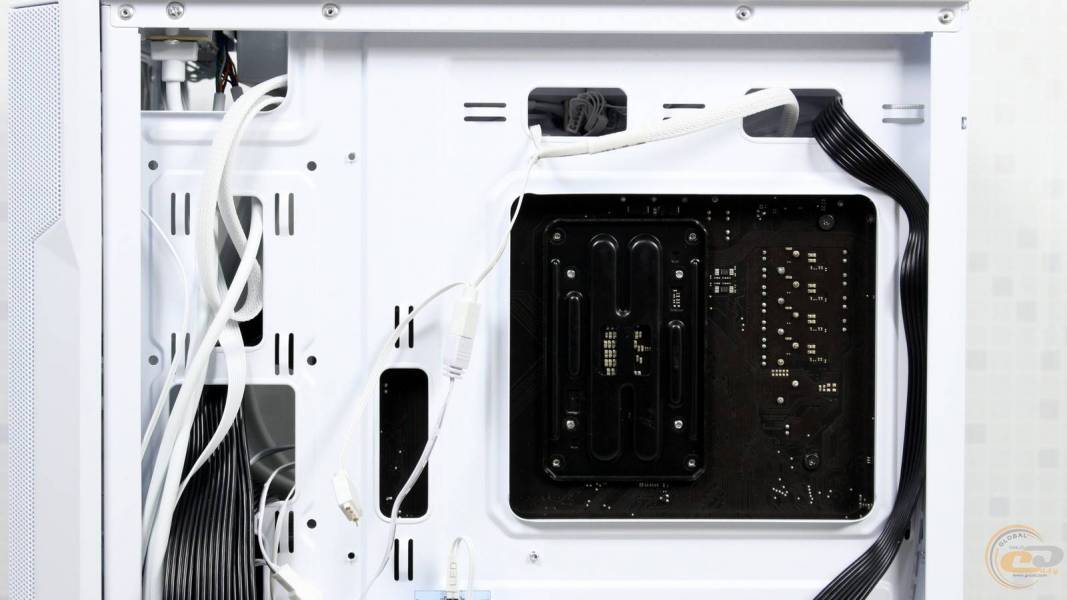 MSI MAG FORGE M100R White-5