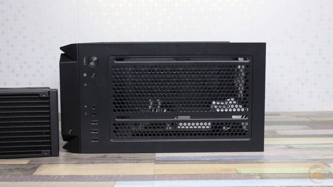 MSI MAG FORGE M110R AIRFLOW-11