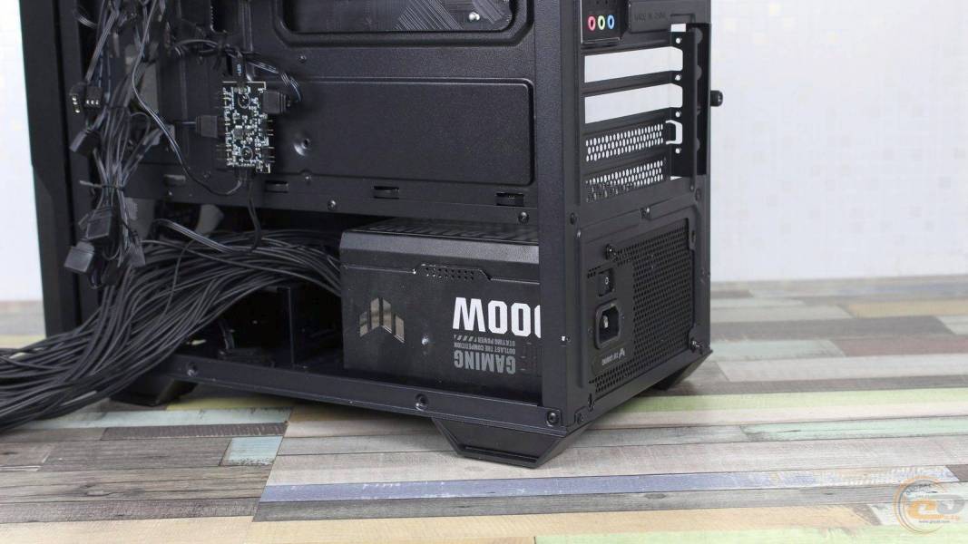 MSI MAG FORGE M110R AIRFLOW-11