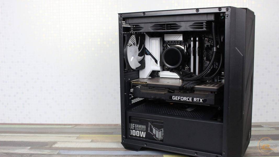 MSI MAG FORGE M110R AIRFLOW-11