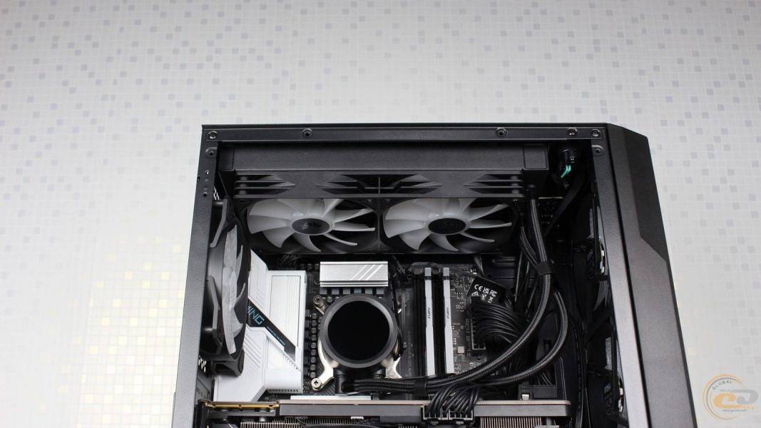 MSI MAG FORGE M110R AIRFLOW-11
