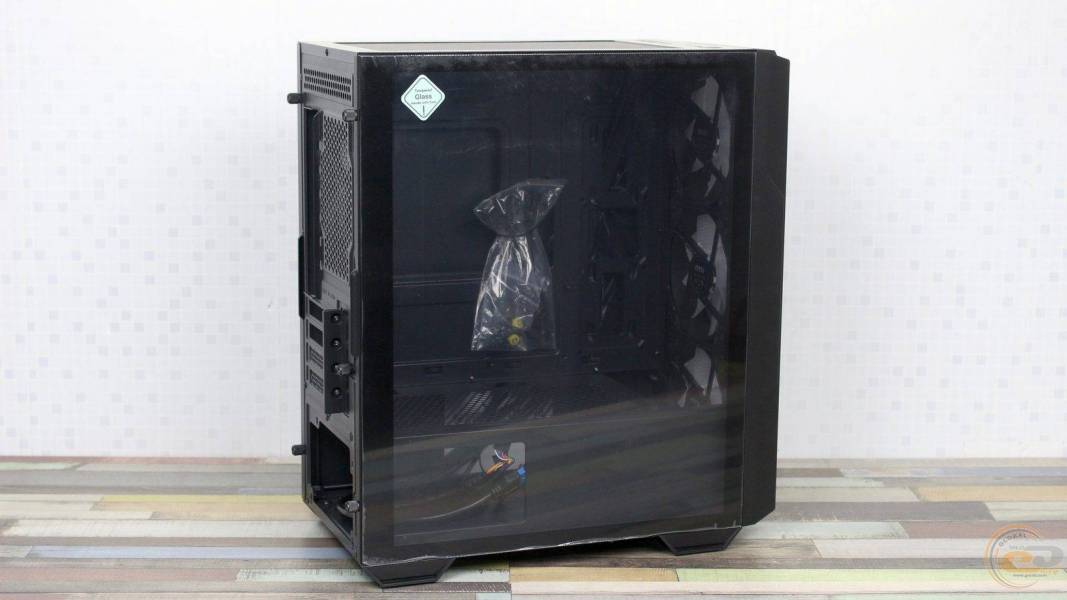 MSI MAG FORGE M110R AIRFLOW-3
