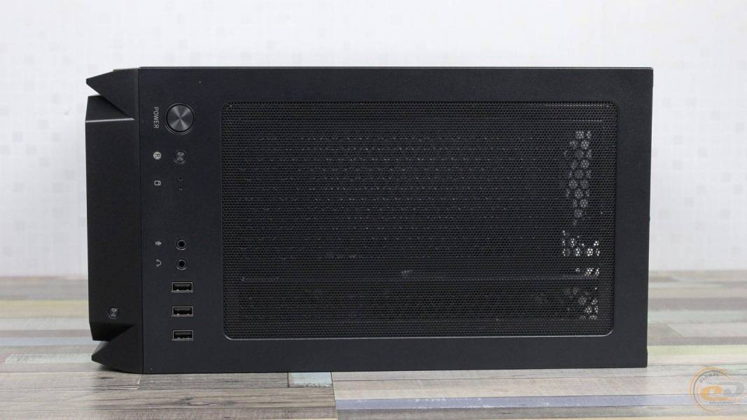 MSI MAG FORGE M110R AIRFLOW-6