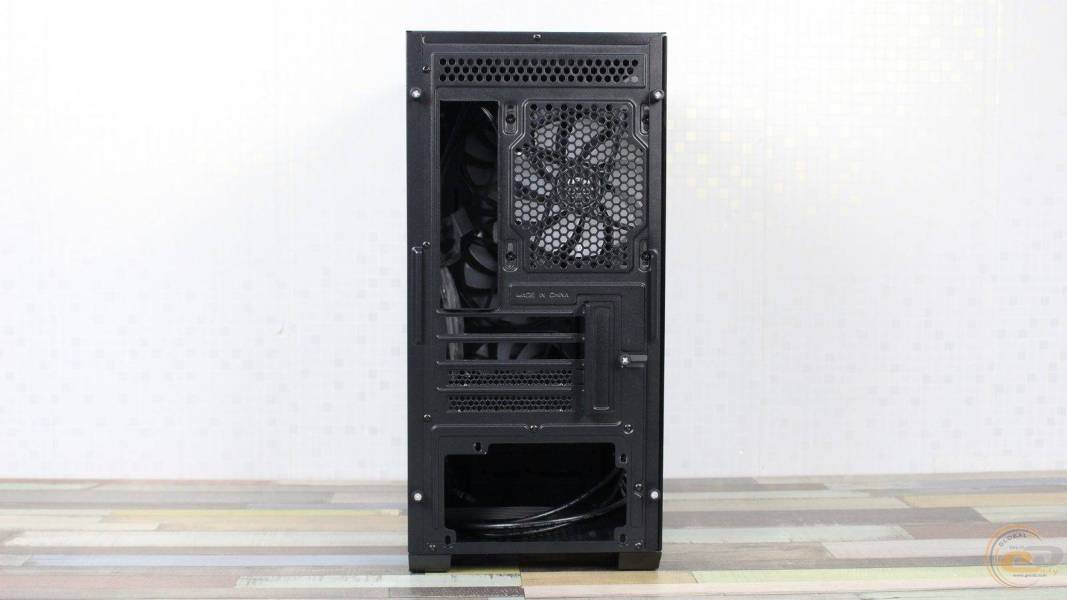 MSI MAG FORGE M110R AIRFLOW-7