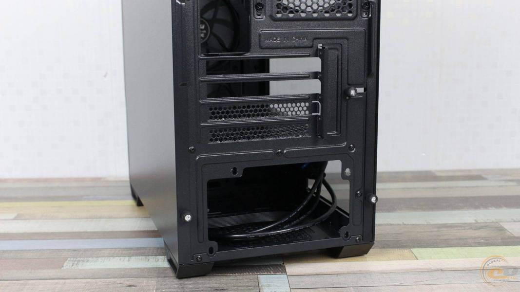 MSI MAG FORGE M110R AIRFLOW-7