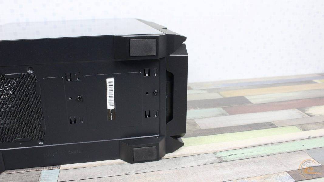 MSI MAG FORGE M110R AIRFLOW-8
