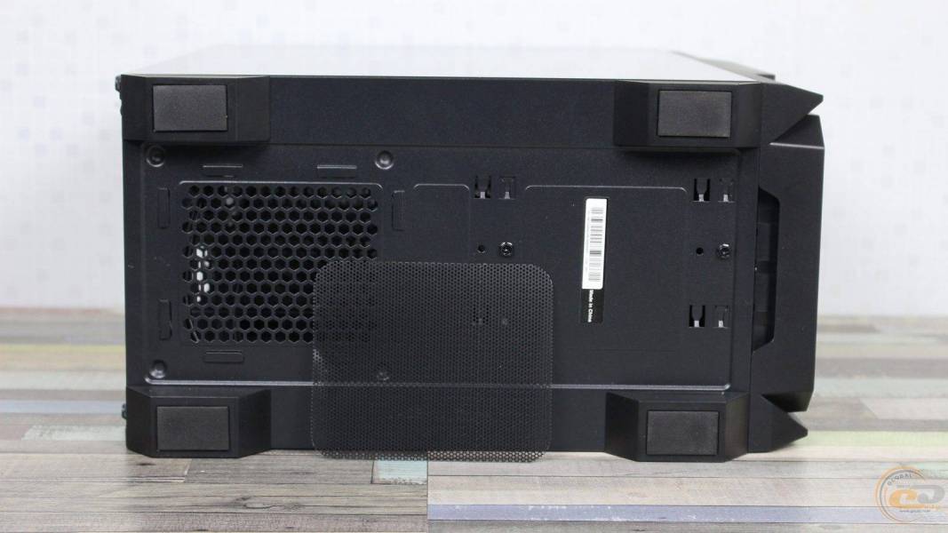 MSI MAG FORGE M110R AIRFLOW-8
