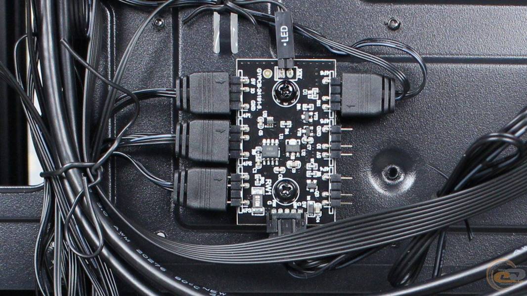 MSI MAG FORGE M110R AIRFLOW-9