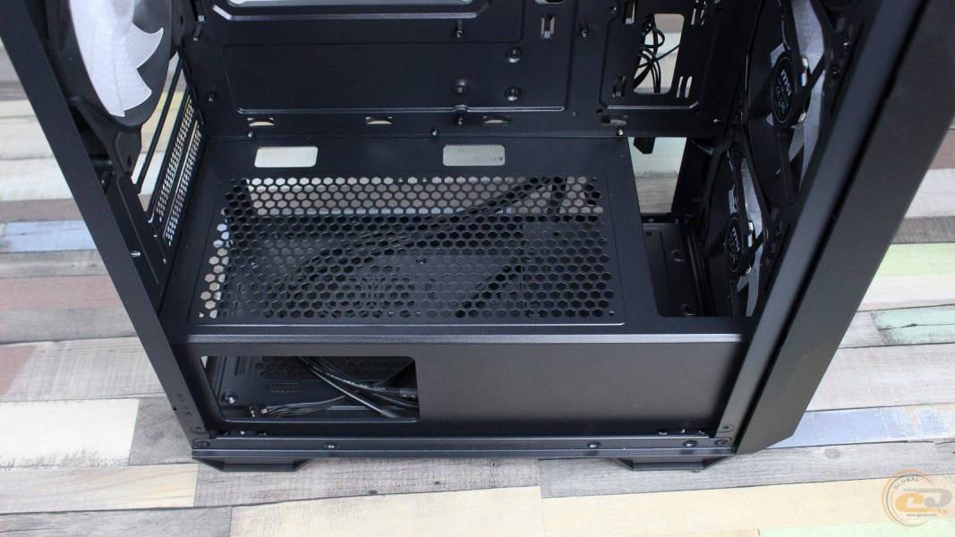 MSI MAG FORGE M110R AIRFLOW-9