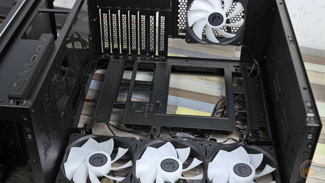 MSI MAG PANO 110R PZ-7