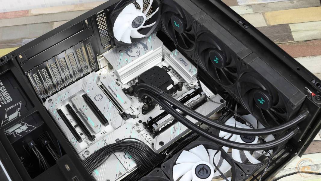 MSI MAG PANO 110R PZ-7