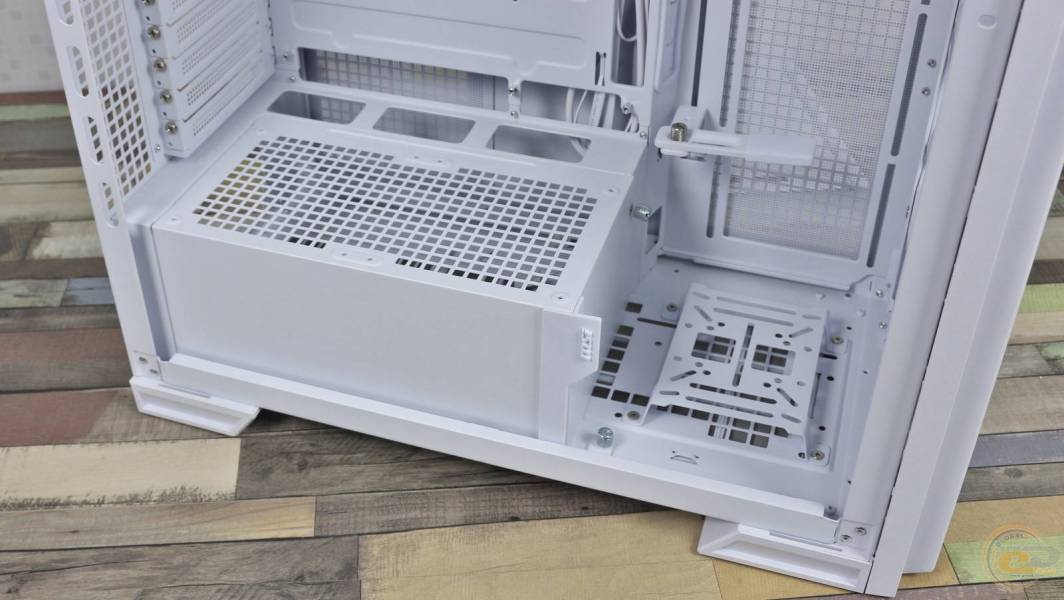 MSI MPG VELOX 300R AIRFLOW PZ-6