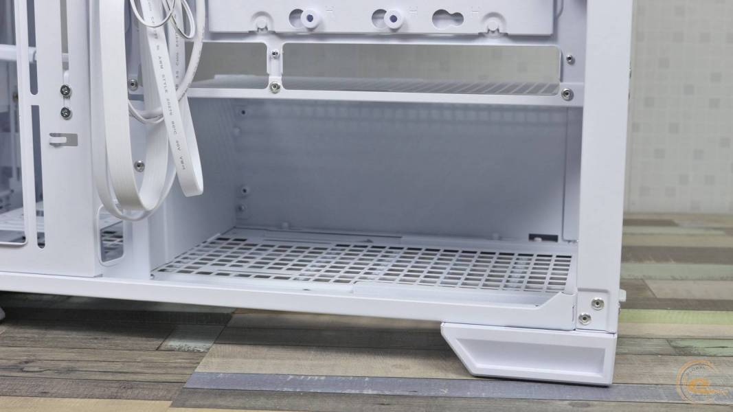 MSI MPG VELOX 300R AIRFLOW PZ-8