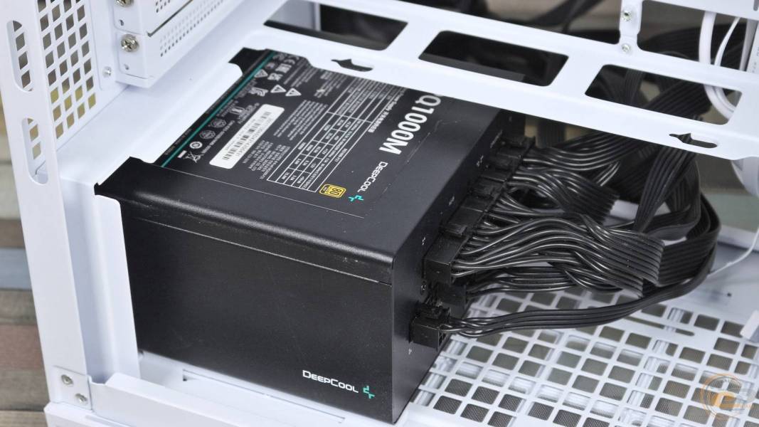 MSI MPG VELOX 300R AIRFLOW PZ-8