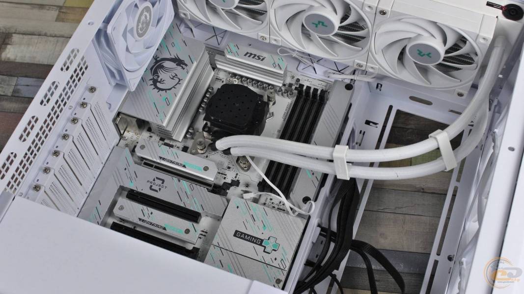 MSI MPG VELOX 300R AIRFLOW PZ-9