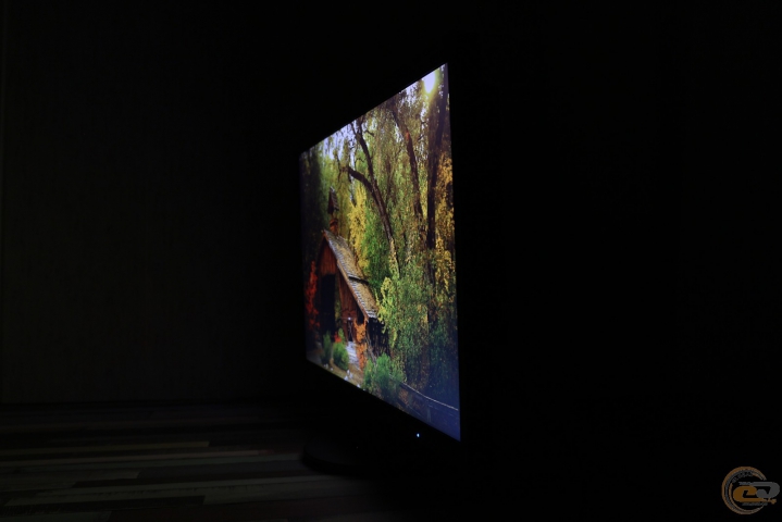 NEC MultiSync EA275UHD 2