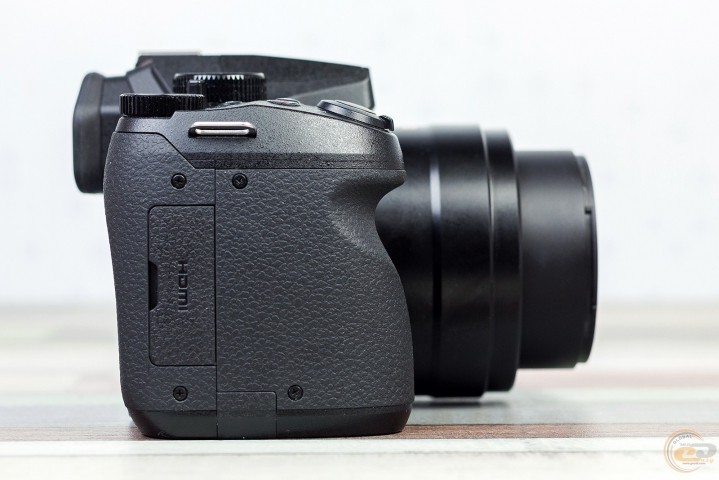 Panasonic LUMIX DMC-FZ300 1