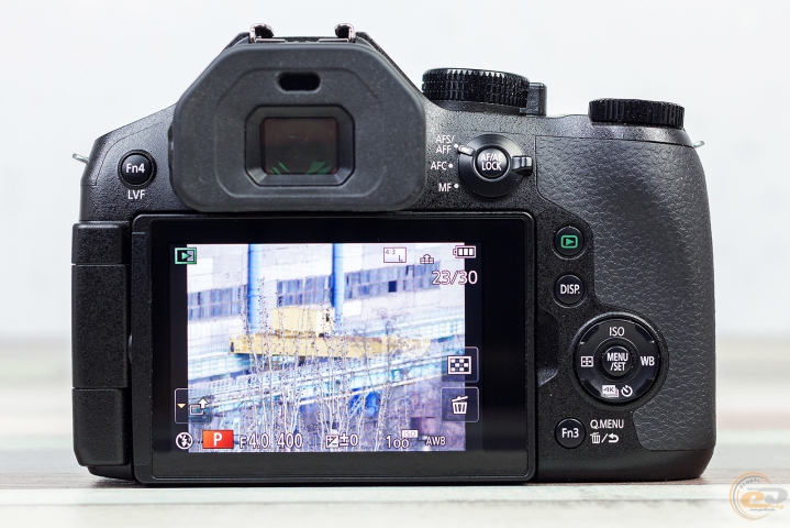 Panasonic LUMIX DMC-FZ300 1