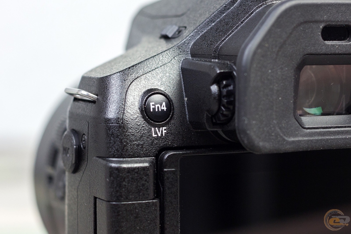 Panasonic LUMIX DMC-FZ300 1