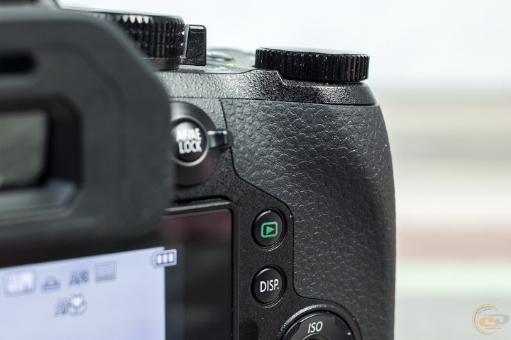 Panasonic LUMIX DMC-FZ300 1