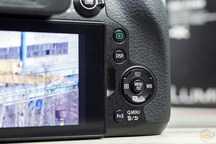 Panasonic LUMIX DMC-FZ300 1