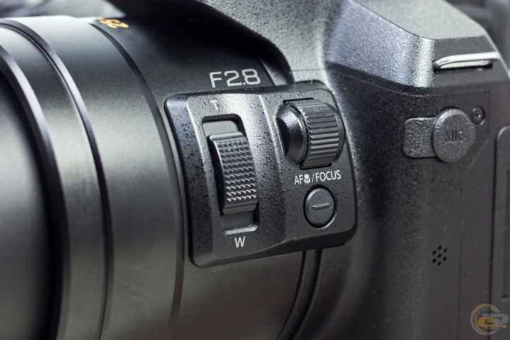 Panasonic LUMIX DMC-FZ300 1