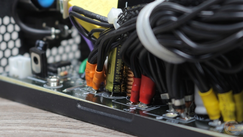 ZALMAN GigaMax 650W-1