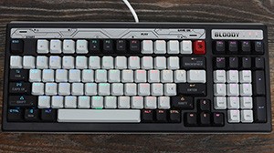 Огляд ігрової клавіатури A4Tech Bloody B950 RGB (Warrior Grey): воїн у сірому